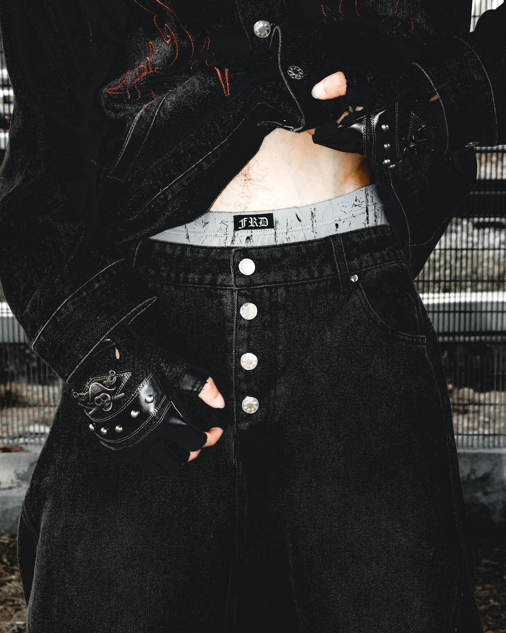 Aura Curved Jeans Black