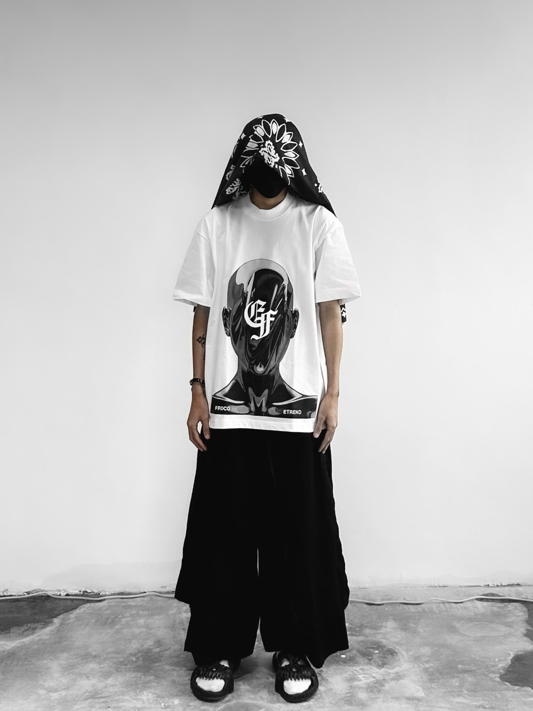 FRDCO X ETREND : Sliver Head Logo Tee White