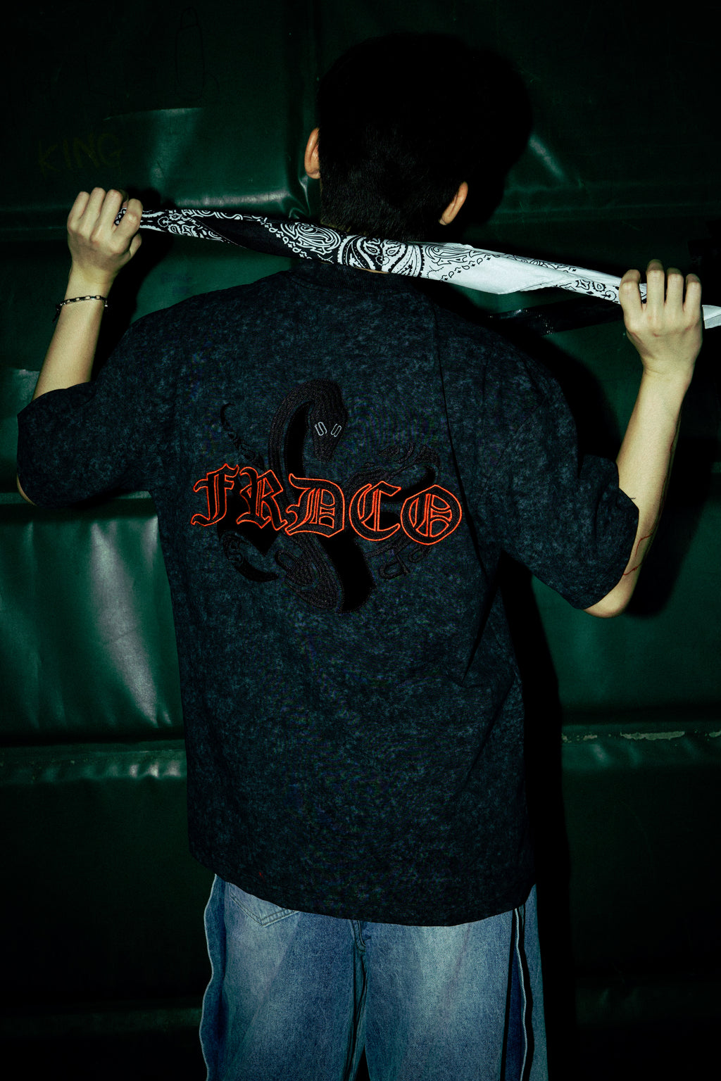 Triple S : Embroidery Snake Tee Black