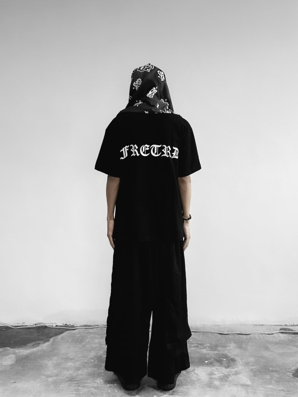 FRDCO X ETREND : Sliver Head Logo Tee Black