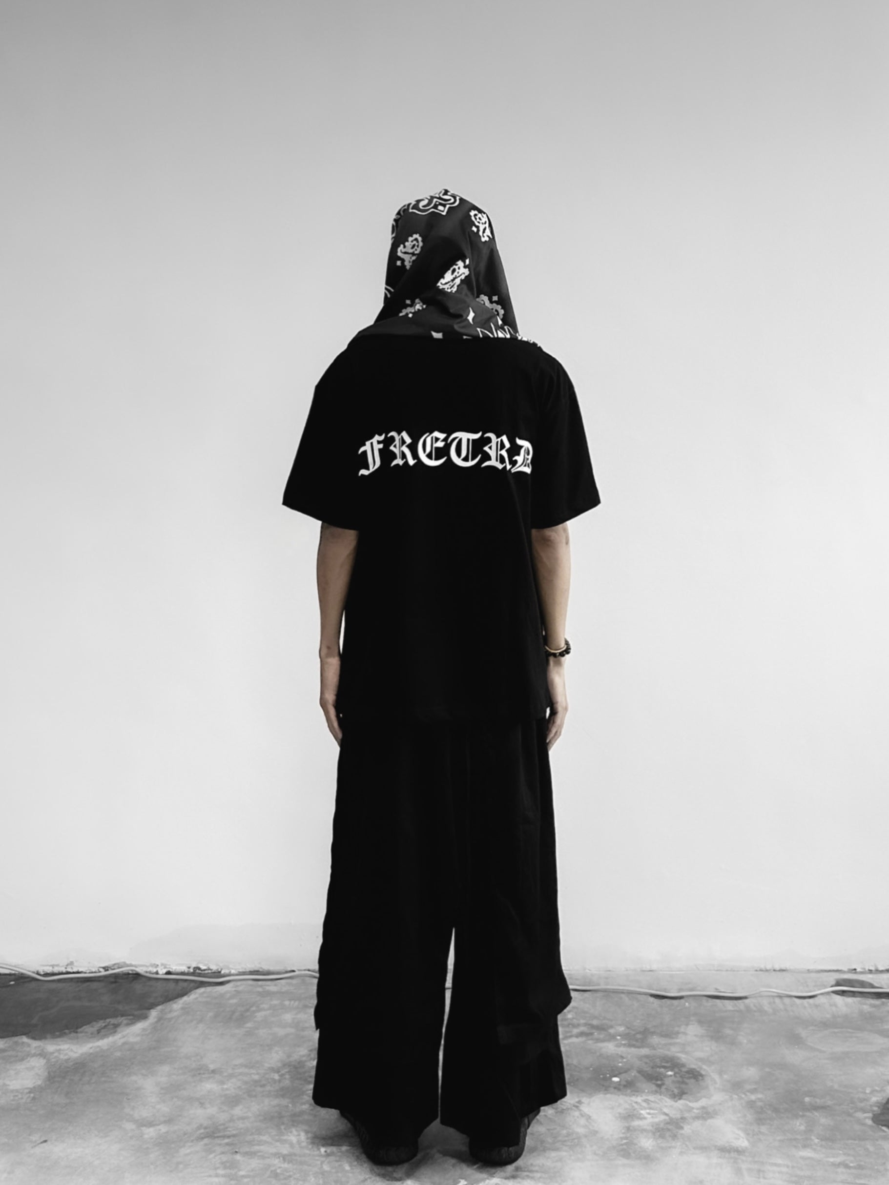 FRDCO X ETREND : Sliver Head Logo Tee Black