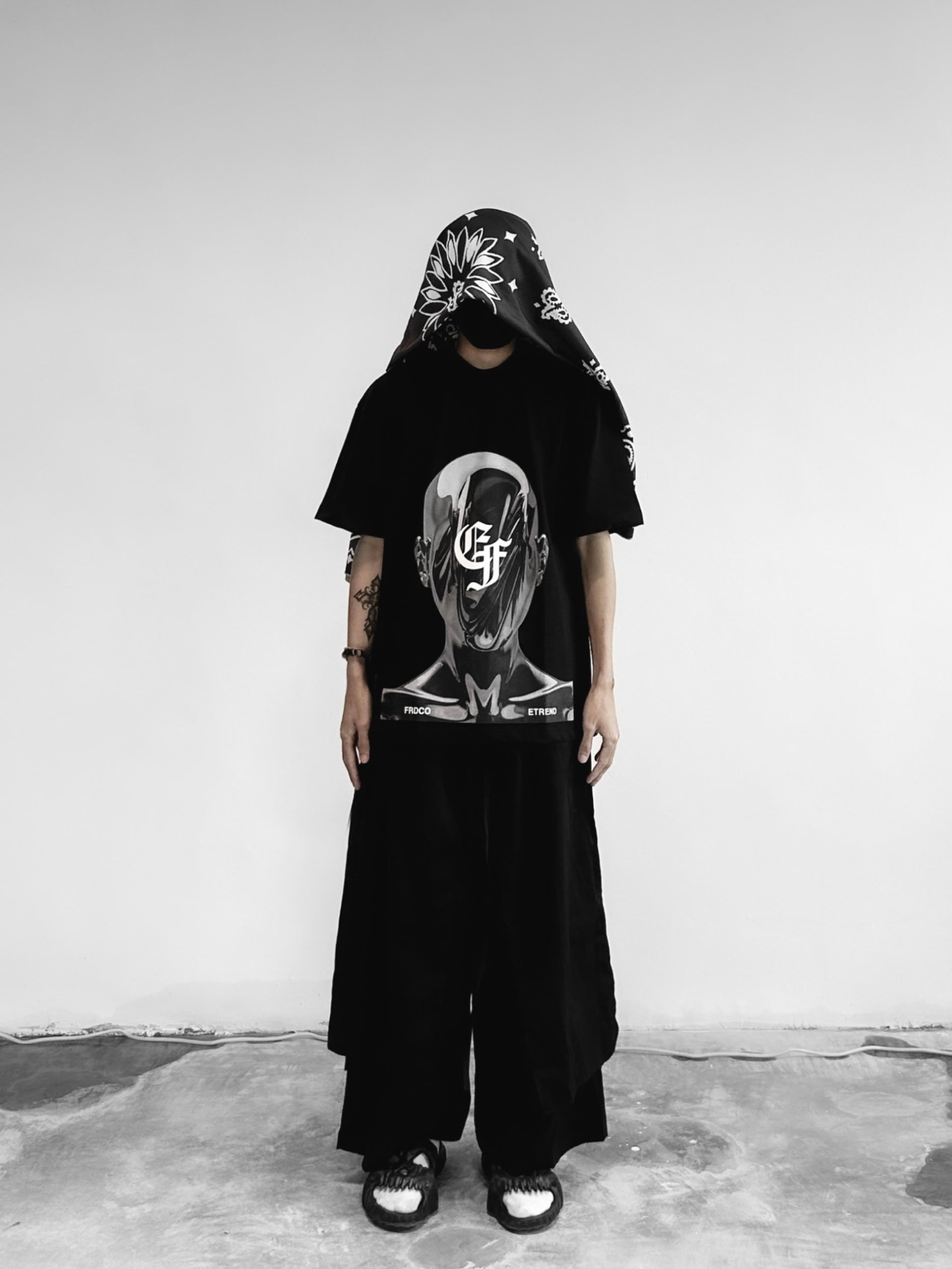 FRDCO X ETREND : Sliver Head Logo Tee Black