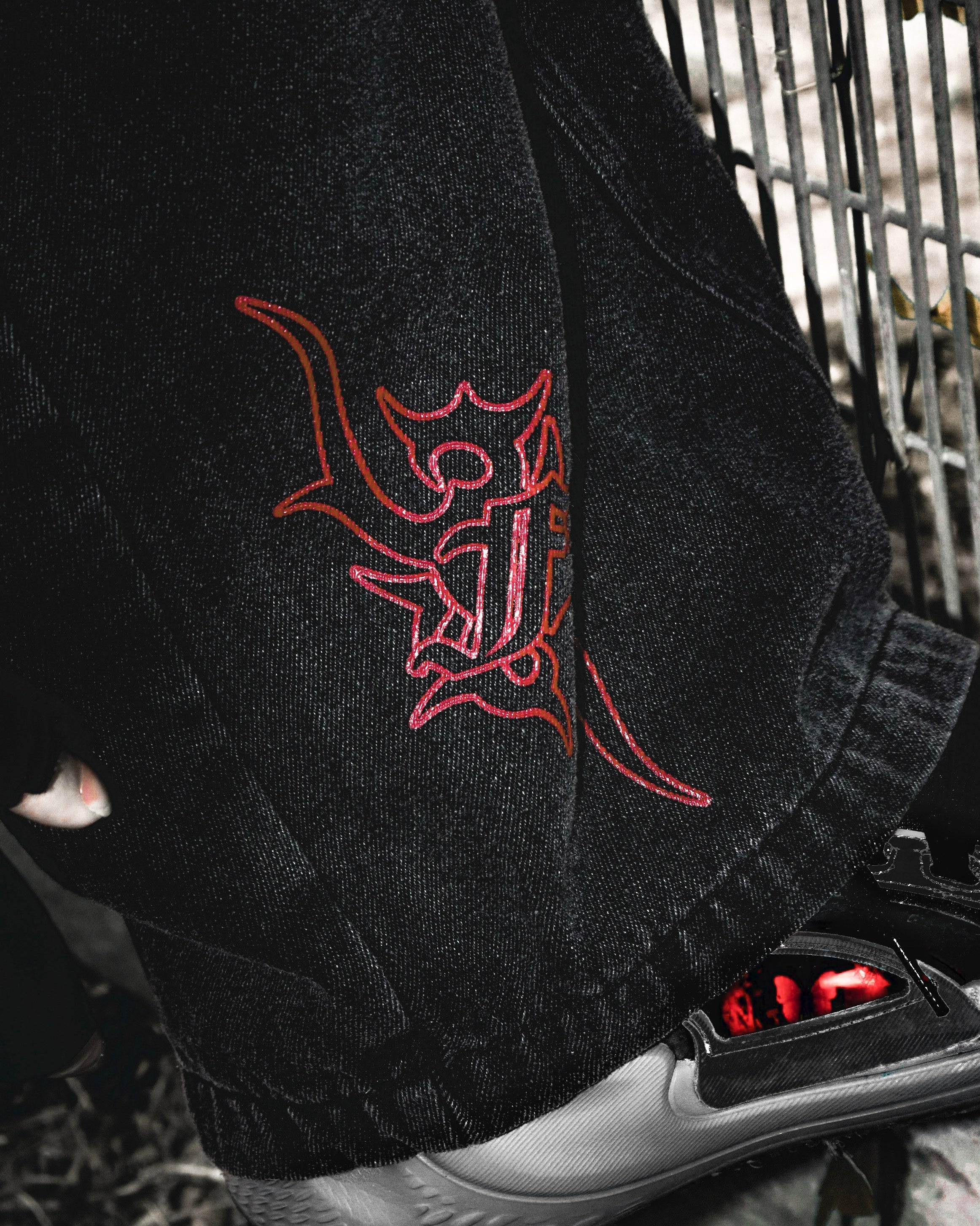 Aura Curved Jeans Black