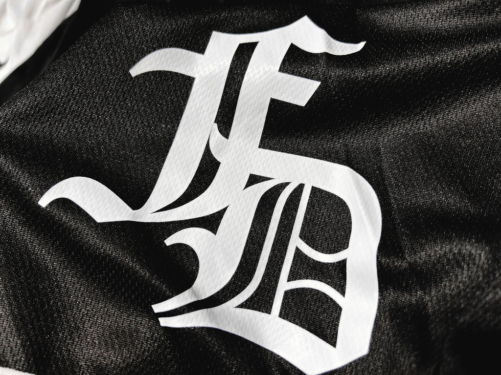 Essential Logo Pants Black
