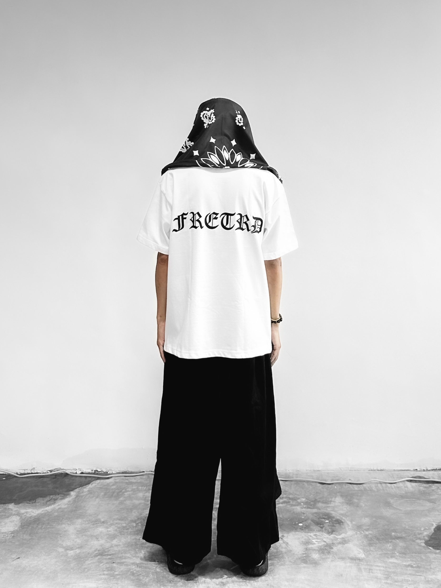 FRDCO X ETREND : Sliver Head Logo Tee White