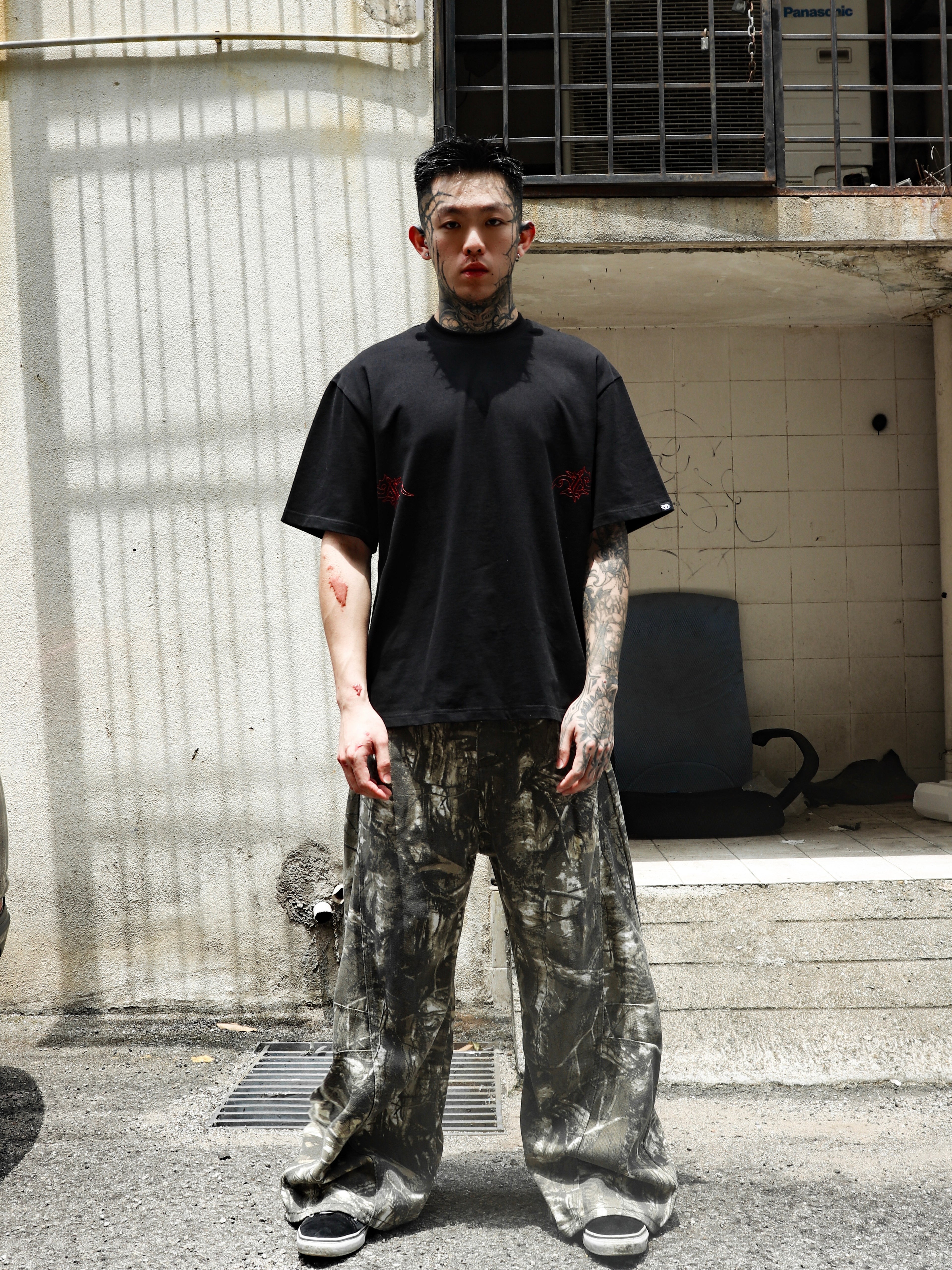Aura Essential Tee Black