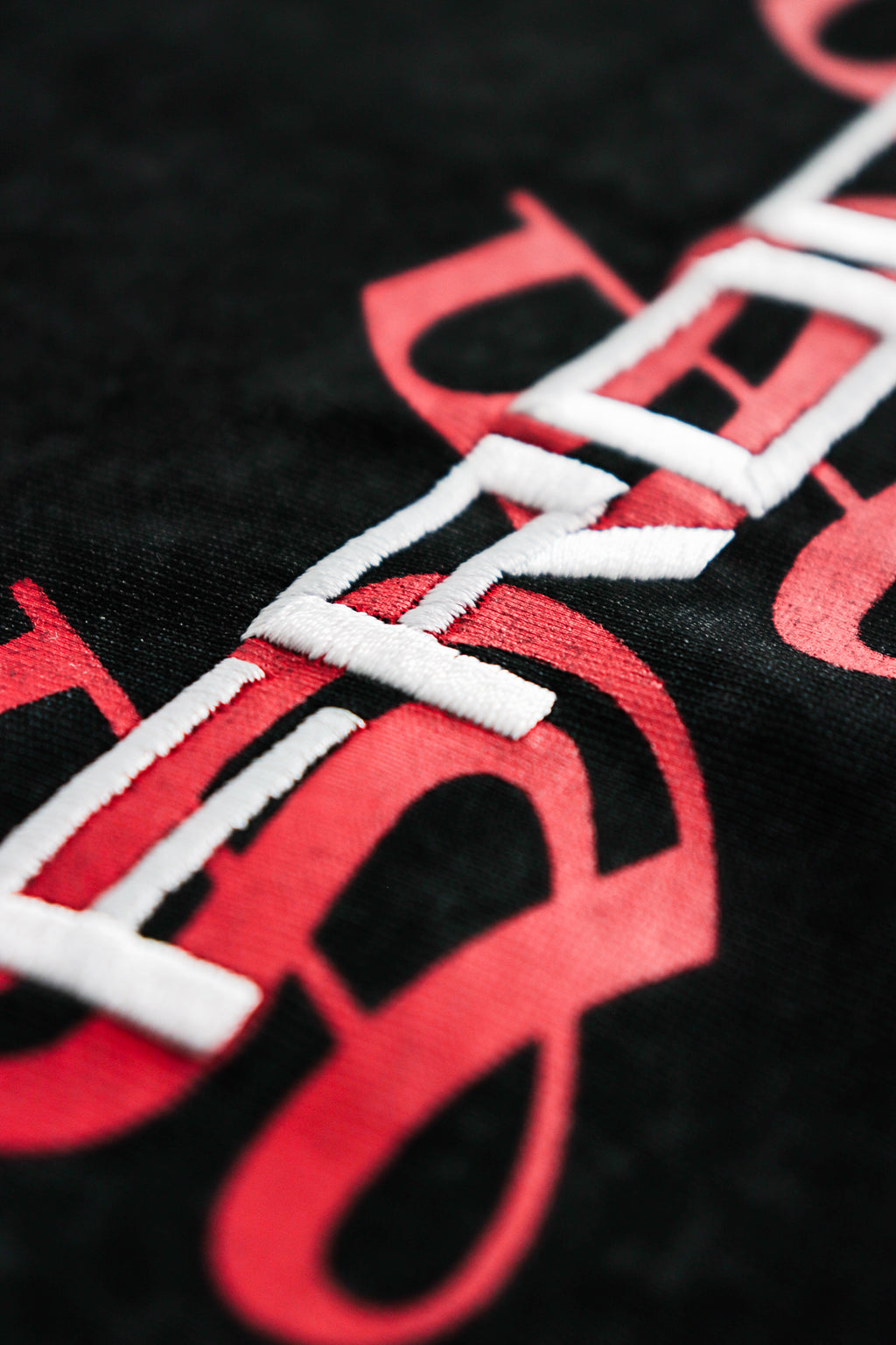 Triple S : Embroidery Snake Tee Black